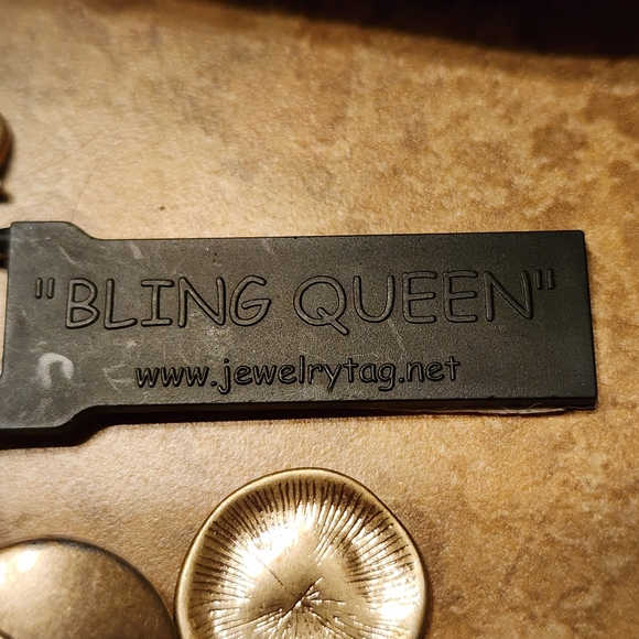 NWT Premier Designs Bombshell Matte Gold Tone Rhinestone Necklace - Picture 3 of 6